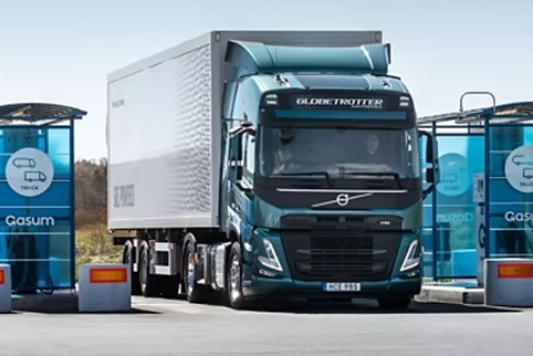 Volvo Trucks: Volvo launches powerful biogas truck for lowering CO2 on longer transports